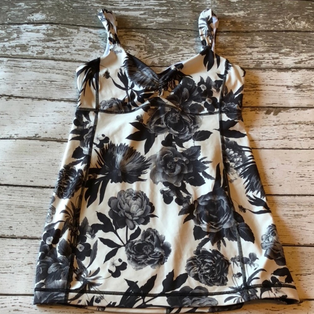 Lululemon Aria 2 Brisk Bloom Print
